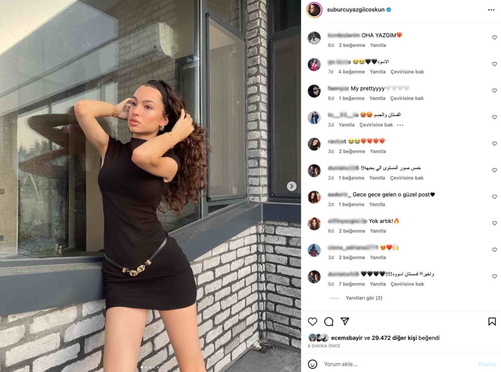 su burcu yazgi coskun un siyah elbiseli paylasimi begeni topladi